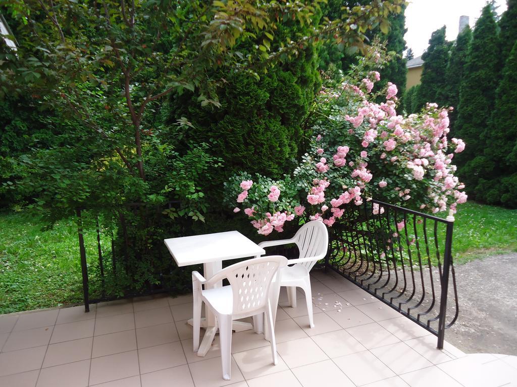 Holiday Apartmanház Balatonfüred Pokoj fotografie